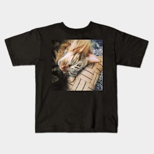 Sleepy kitty Kids T-Shirt